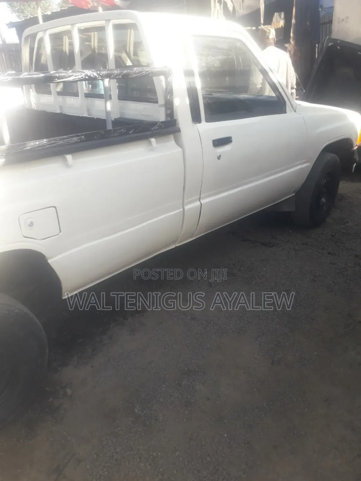 Toyota Hilux 2200 4x4 1986 White