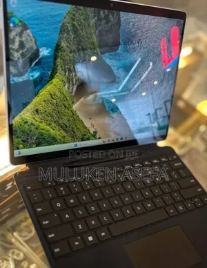 New Laptop Microsoft Surface 8GB Intel Core I7 SSD 256GB