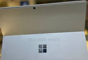 New Laptop Microsoft Surface 8GB Intel Core I7 SSD 256GB