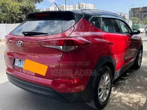Hyundai Tucson 2018 Red