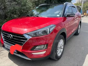 Photo - Hyundai Tucson 2018 Red