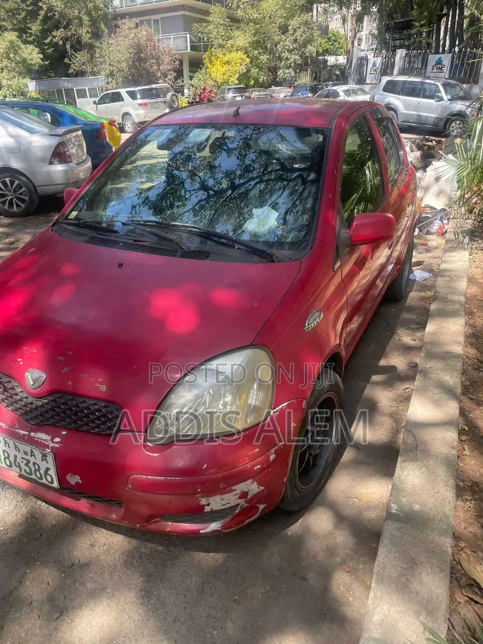 Toyota Vitz 2000 Red