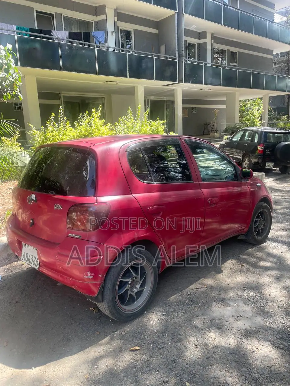 Toyota Vitz 2000 Red
