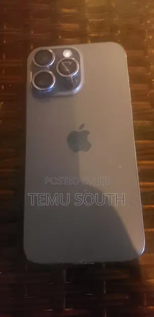 Photo - Apple iPhone 15 Pro Max 256 GB Gray