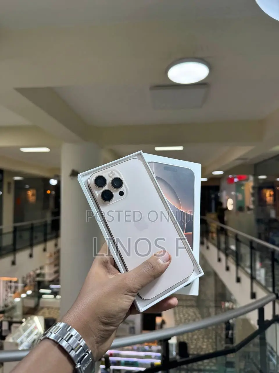 New Apple iPhone 16 Pro Max 256 GB Gold