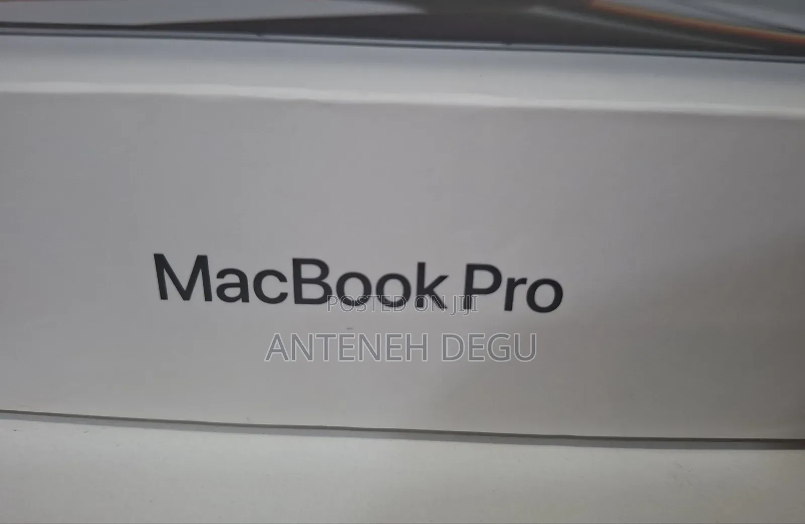 New Laptop Apple MacBook 32GB Apple M1 Max SSD 1T