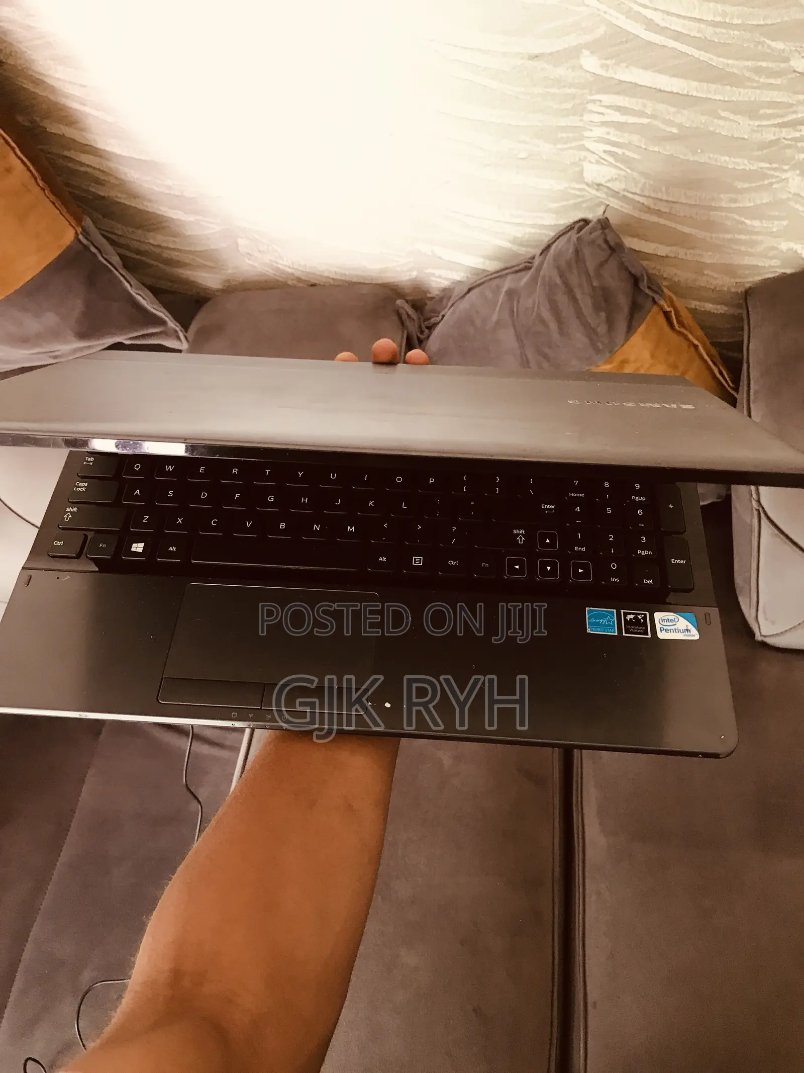 Laptop Samsung Chronos 700Z5C 2GB Intel Pentium HDD 250GB