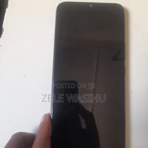 Photo - Infinix Hot 8 Lite 32 GB Black