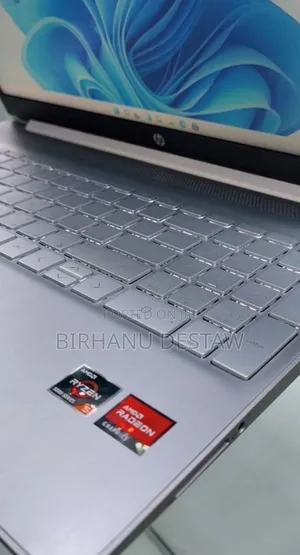 New Laptop HP 8GB AMD Ryzen 5 SSD 512GB