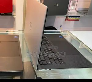 New Laptop Dell XPS 15 16GB Intel Core I7 SSD 512GB