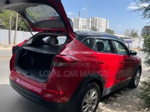 Hyundai Tucson 2018 Red