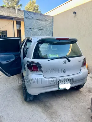 Toyota Vitz 2001 Silver