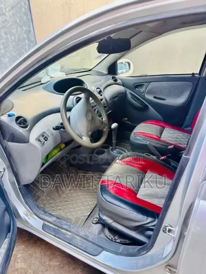 Toyota Vitz 2001 Silver
