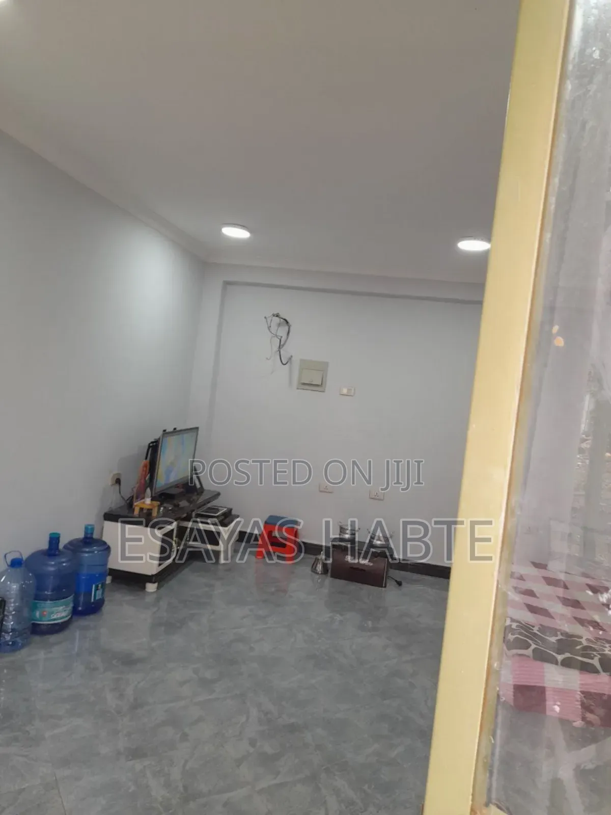 Commercial Shop at 4killo