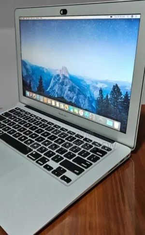 Photo - New Laptop Apple MacBook Pro 2017 8GB Intel Core I5 SSD 128GB