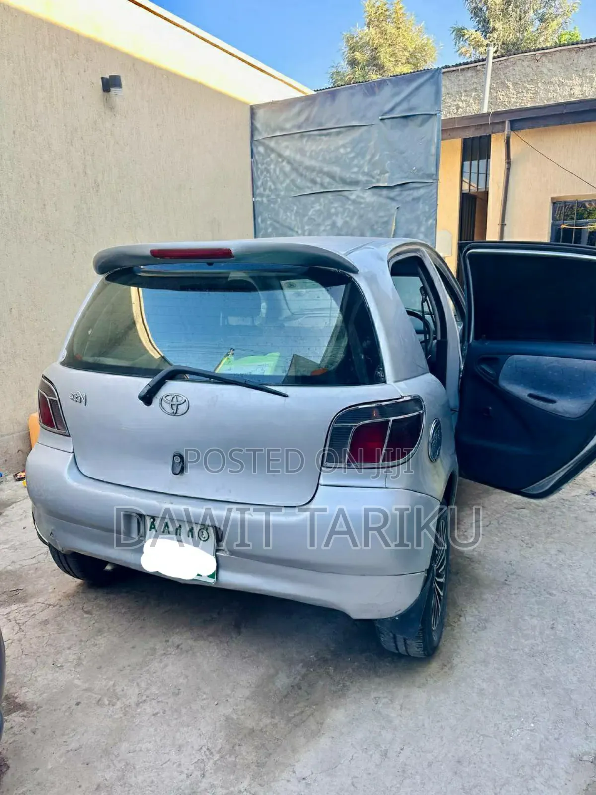 Toyota Vitz 2001 Silver