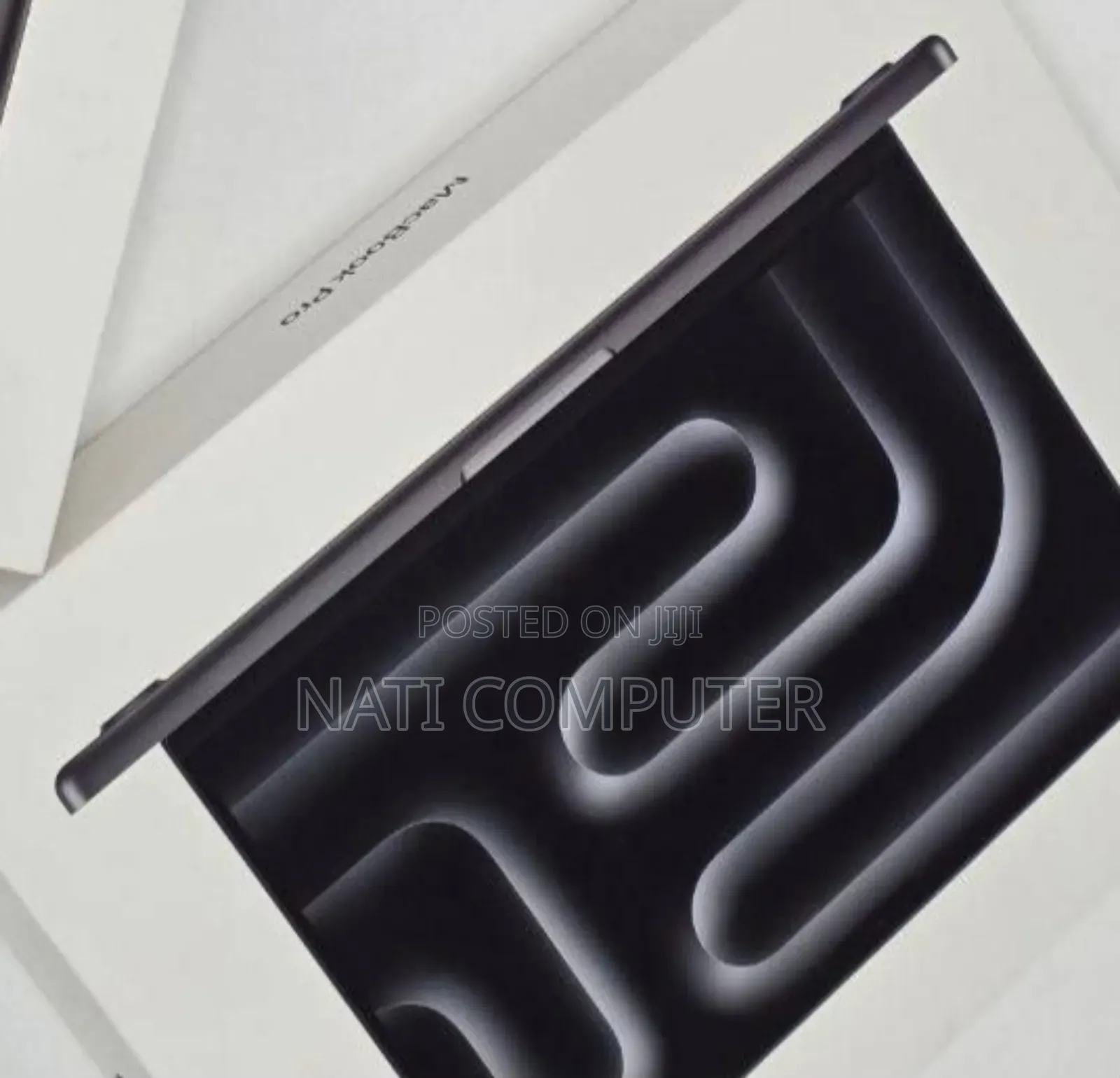 New Laptop Apple Macbook Pro 2025 M5 14-Inch 16GB Apple M5 SSD 512GB