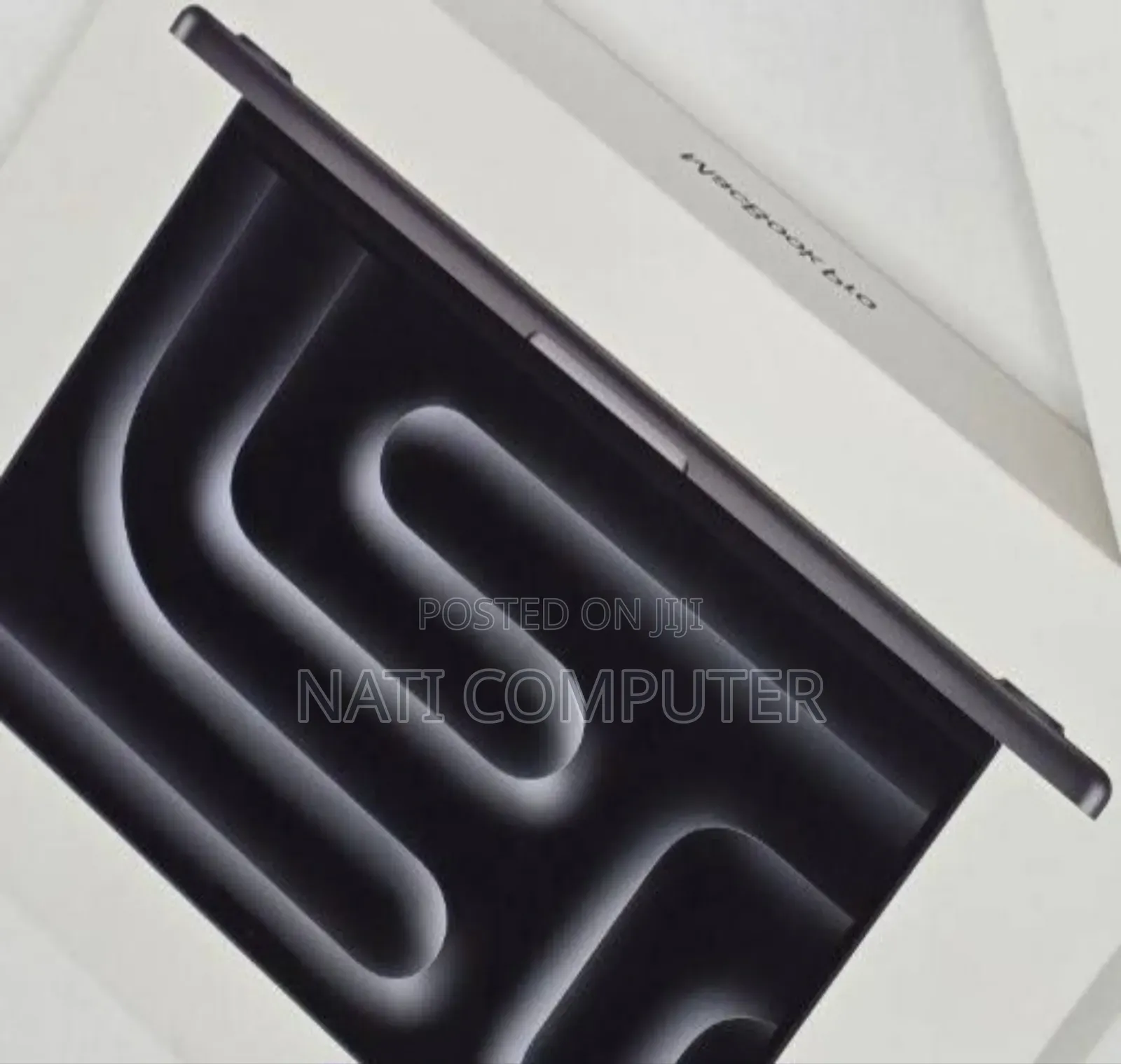 New Laptop Apple Macbook Pro 2025 M5 14-Inch 16GB Apple M5 SSD 512GB