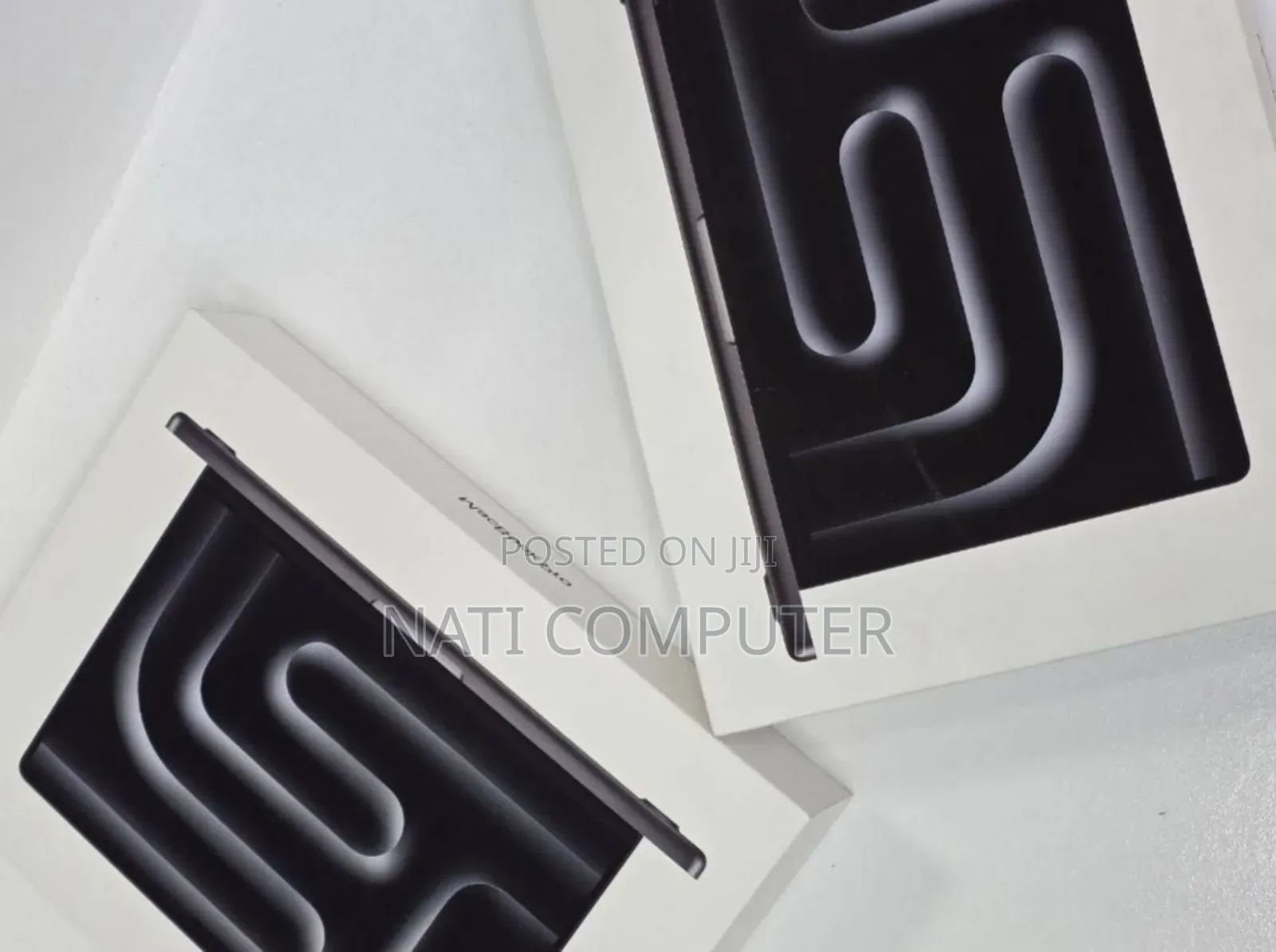 New Laptop Apple Macbook Pro 2025 M5 14-Inch 16GB Apple M5 SSD 512GB