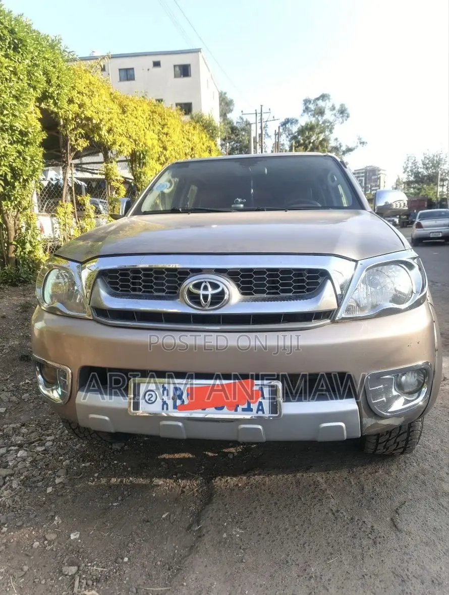 Toyota Hilux 2007 Gold