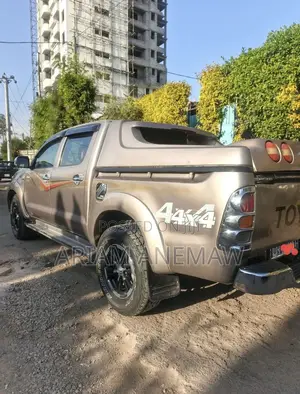 Toyota Hilux 2007 Gold