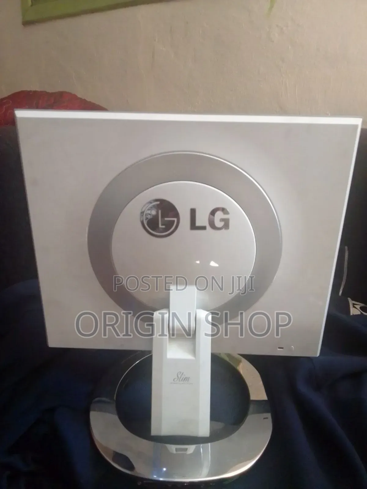 Lg L1780u Ultra Slim Monitor