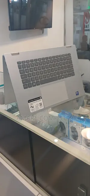 New Laptop HP OmniBook 5 16" 16GB Intel Core Ultra 7 SSD 1T