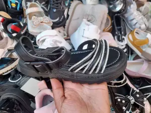 Photo - የልጆች የሚያምር ጫማ