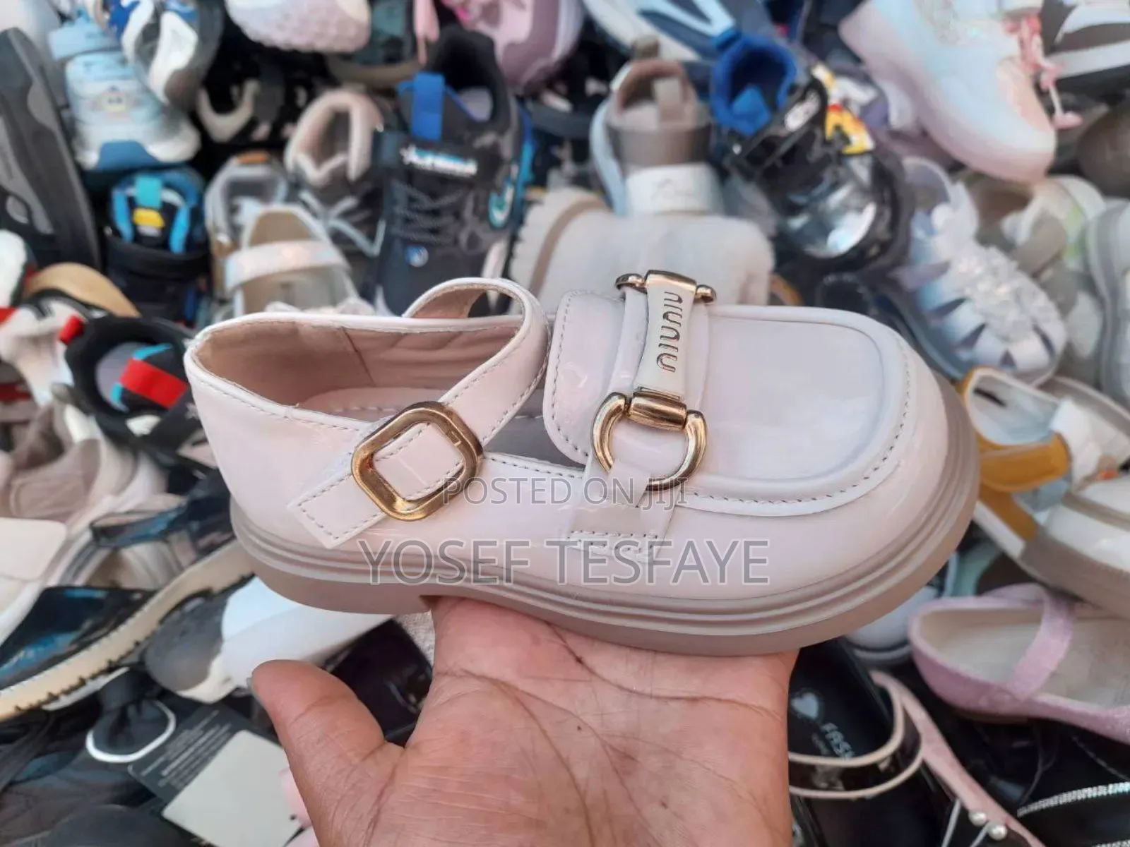 የልጆች የሚያምር ጫማ