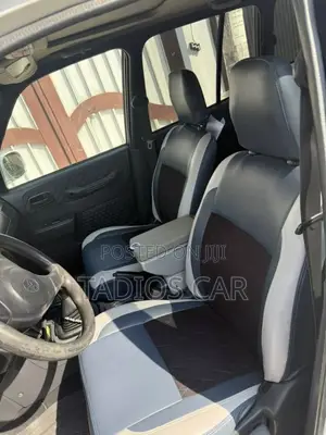 Toyota RAV4 Base FWD 1999 White