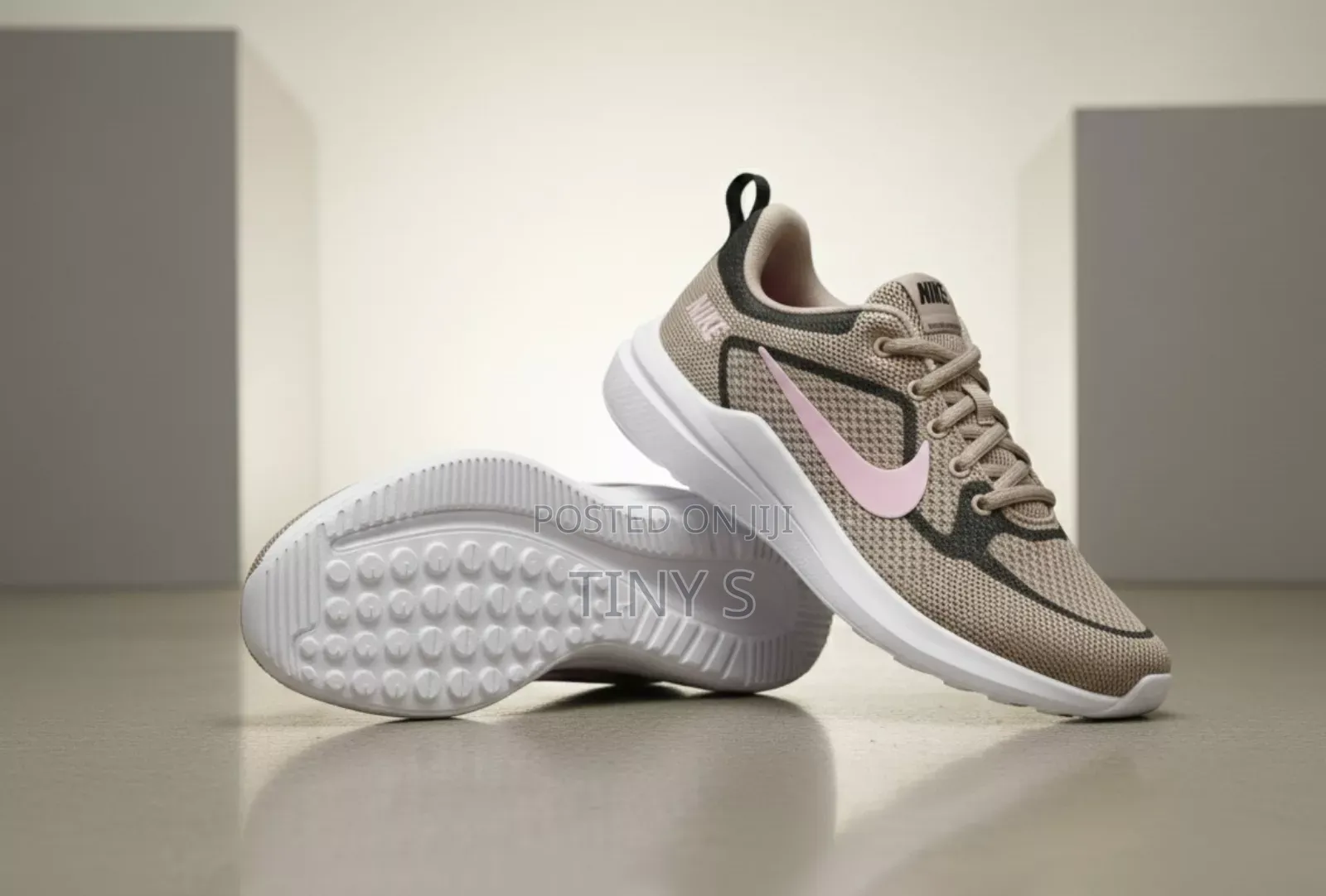 Women's Sneaker Size (38)