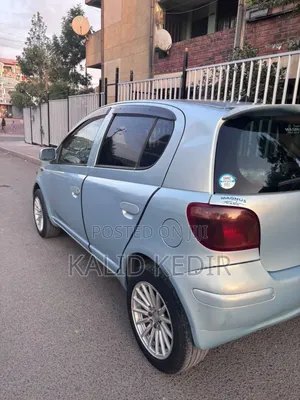 Toyota Vitz 2004 Silver