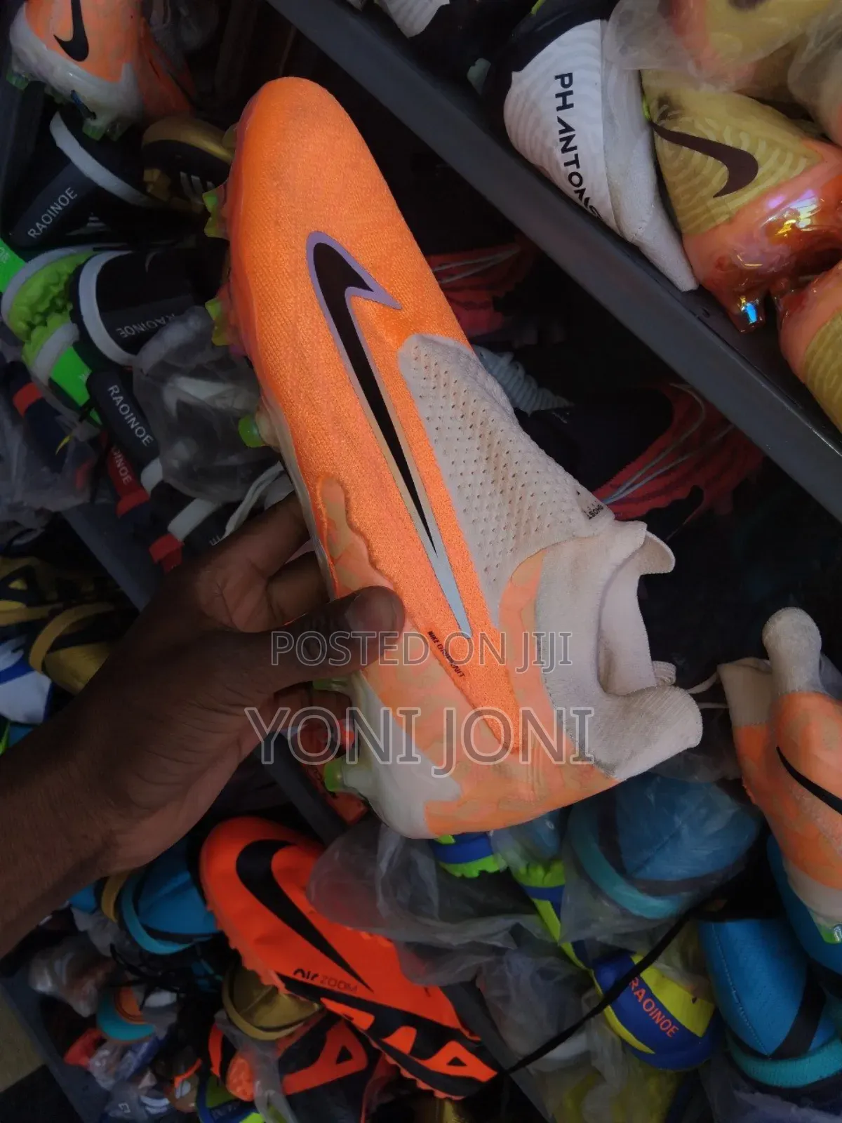 የካስ ጫማ Football Shoes