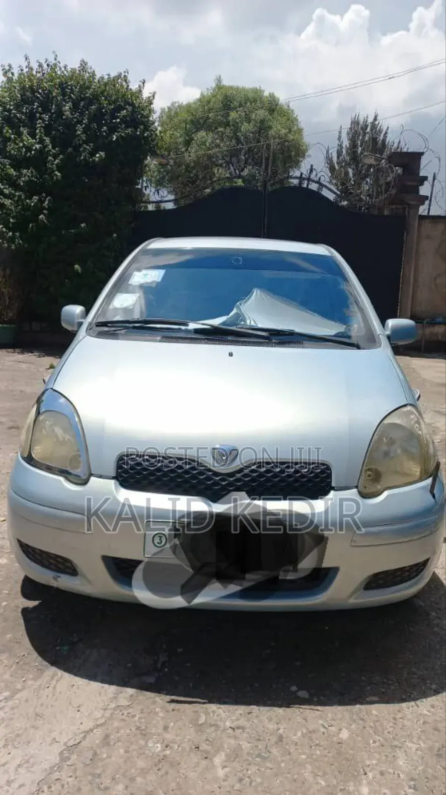 Toyota Vitz 2004 Silver