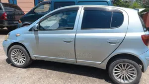 Toyota Vitz 2004 Silver