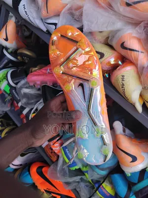 የካስ ጫማ Football Shoes