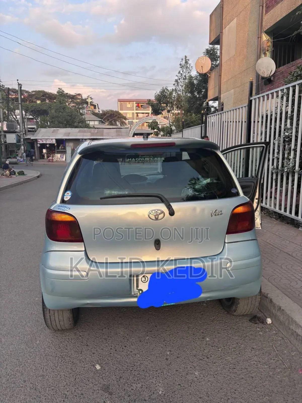Toyota Vitz 2004 Silver