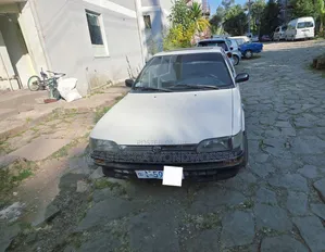 Photo - Toyota Corolla 1991 White
