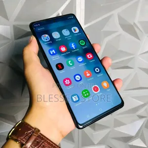 Photo - New Samsung Galaxy S20 FE 128 GB Blue