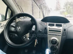 Toyota Yaris 2010 Blue