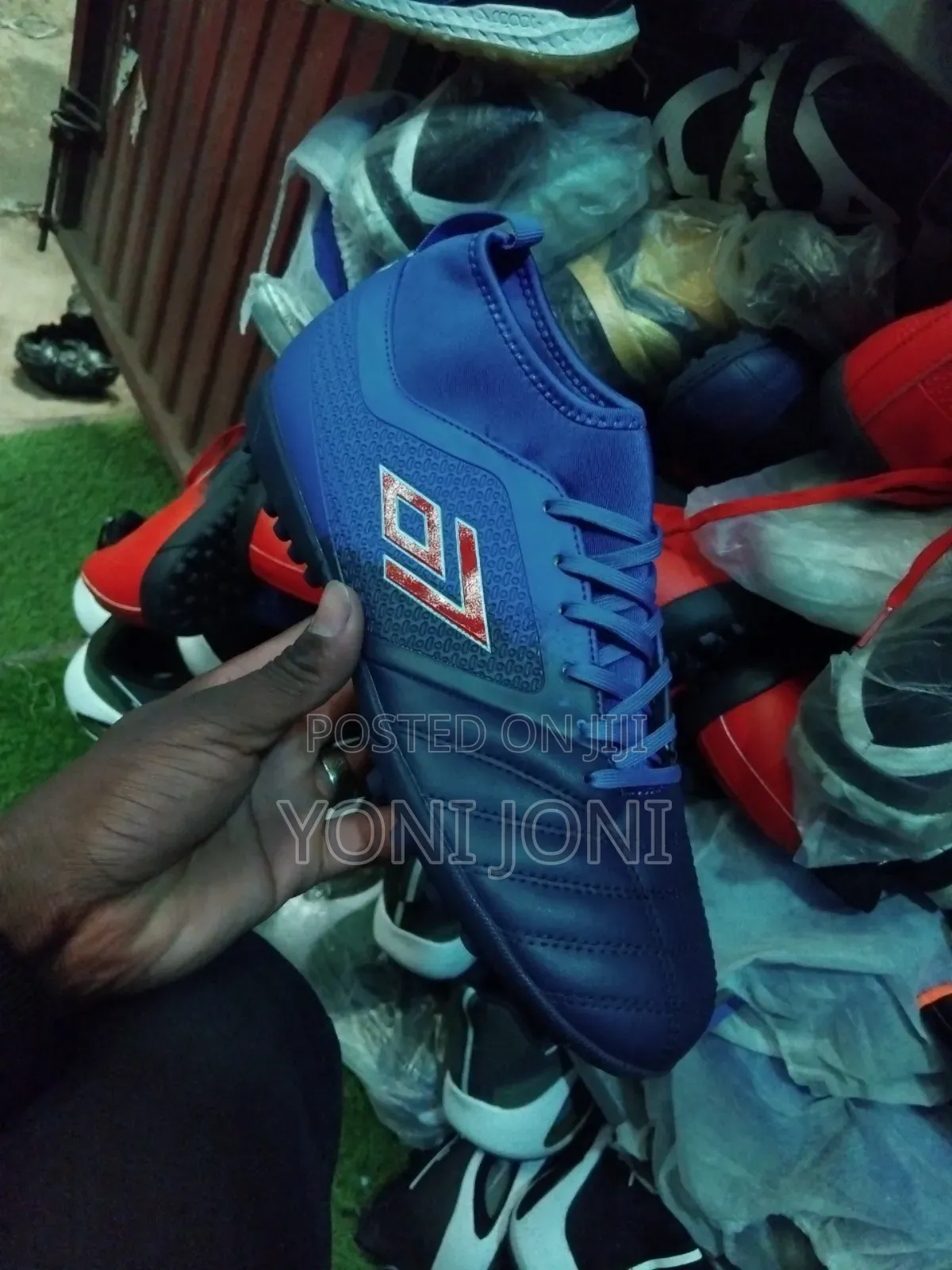 ፉትሳል ታኬታ Shoes