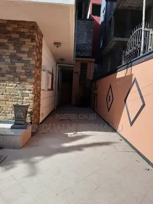 5bdrm Villa in Bole for sale