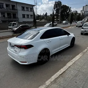 Toyota Corolla 2022 White
