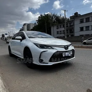 Toyota Corolla 2022 White