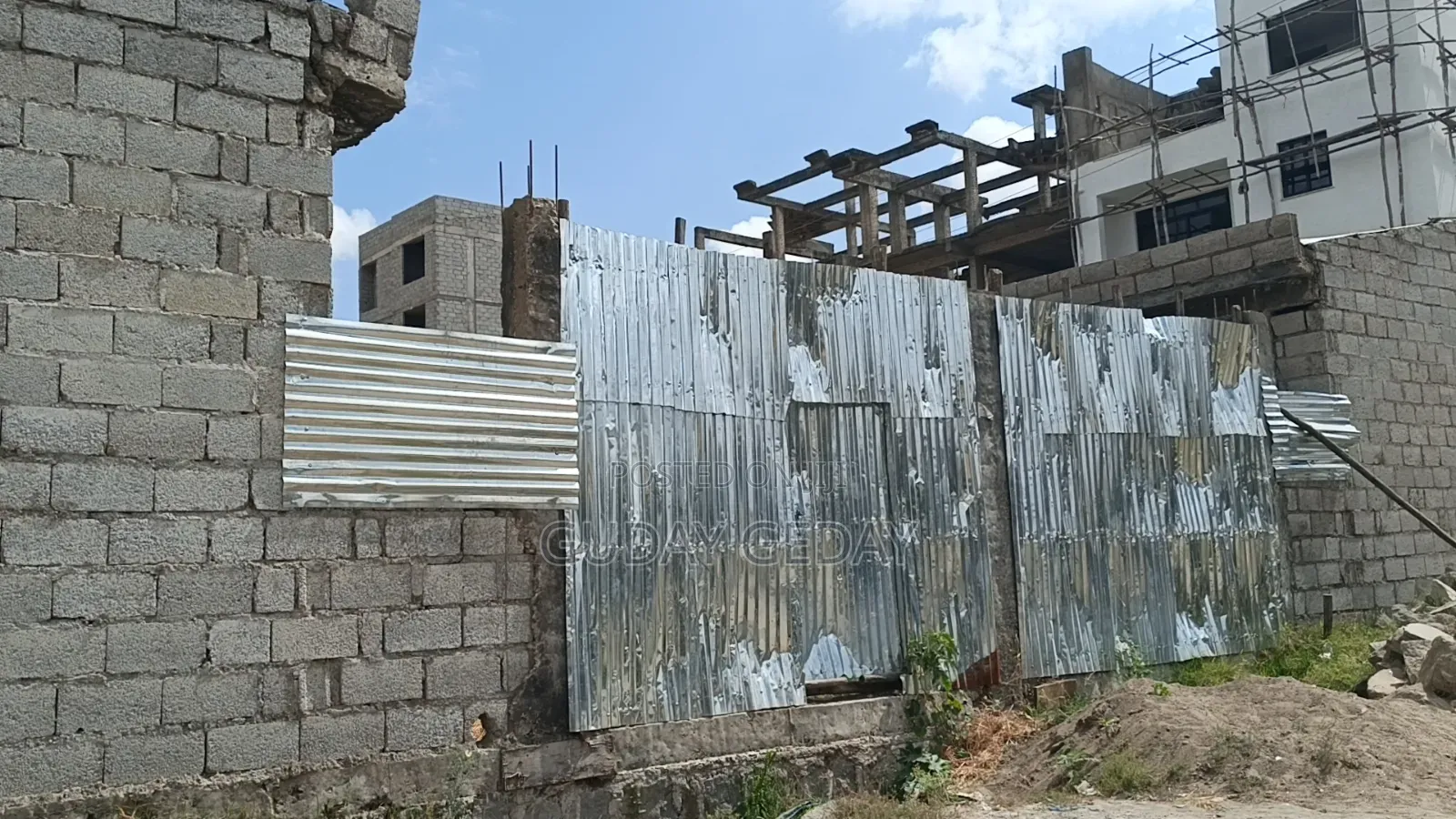 400 ካሬ ባዶ ቦታ በቃሊቲ አለም ባንክ