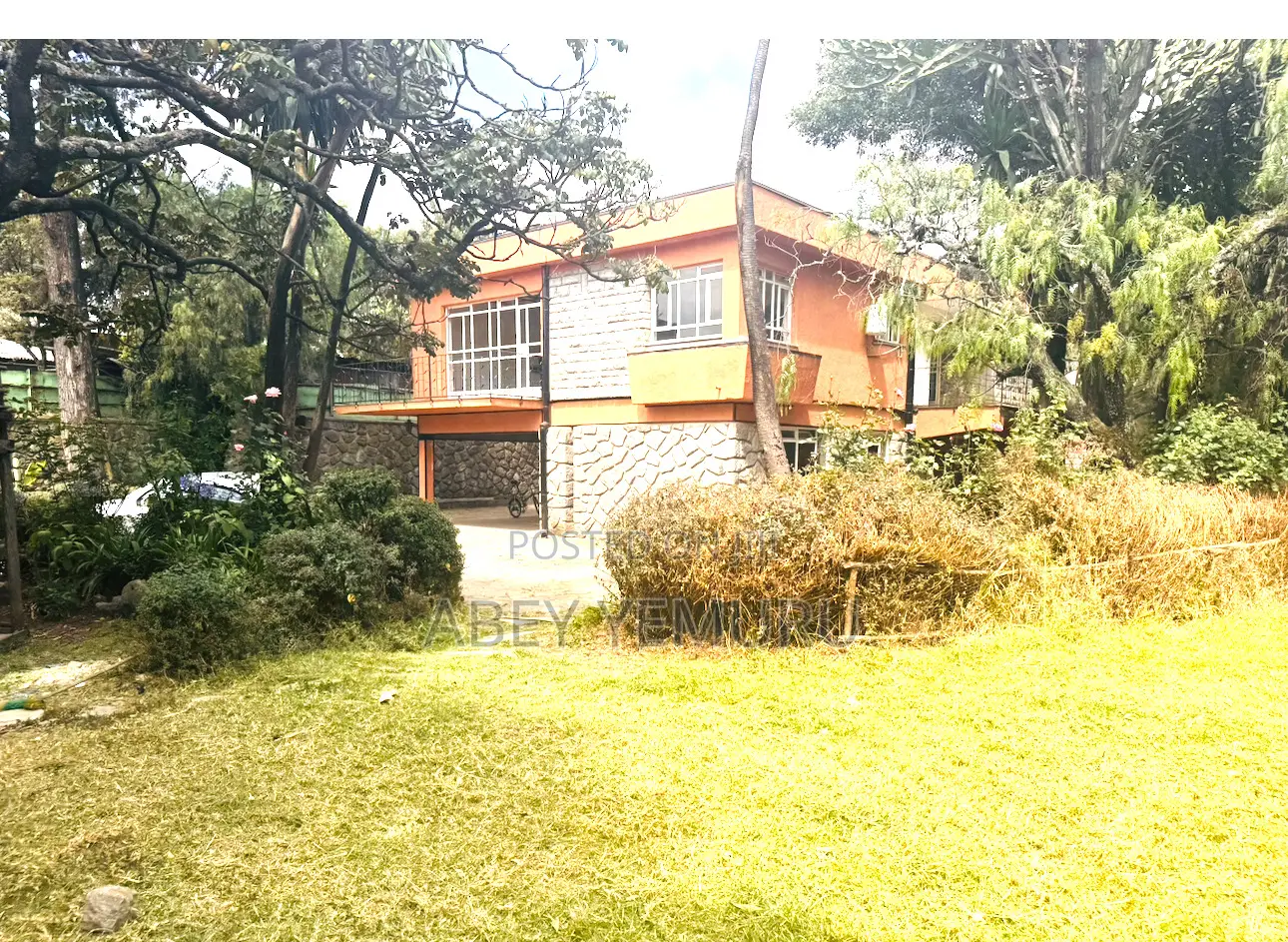 3bdrm House in Private Compound, Arada for rent