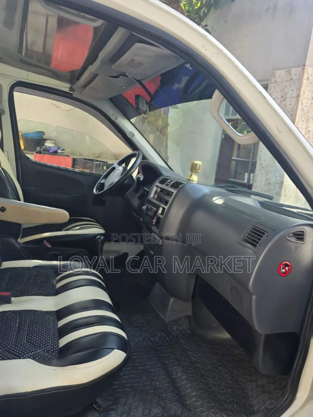 Toyota HiAce 2008 White