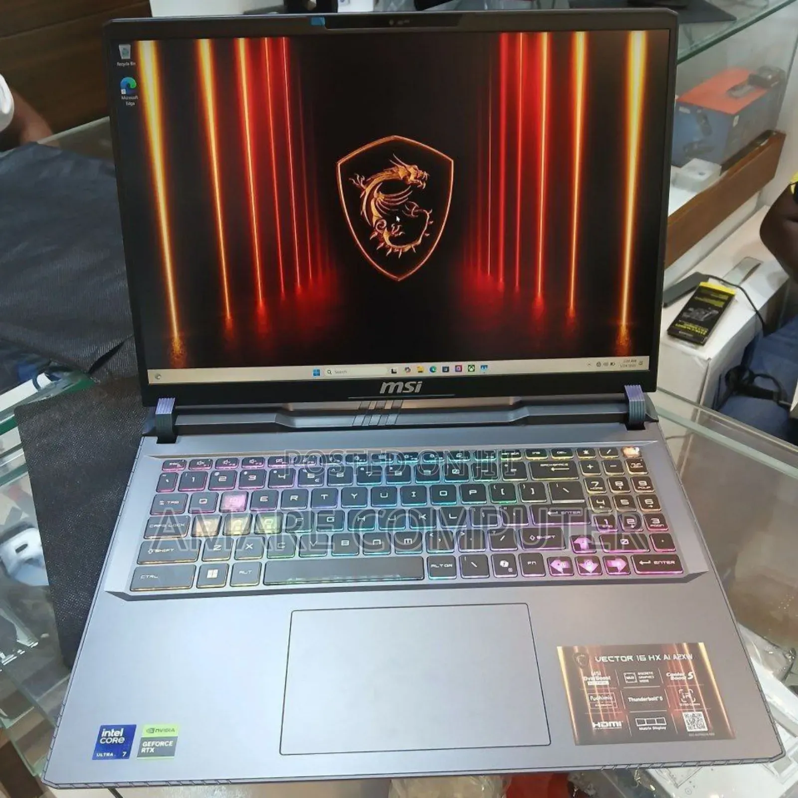 New Laptop MSI Vector 16 HX AI A2XWIG 16GB Intel Core Ultra 7 SSD 1T