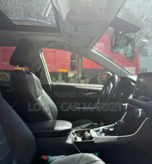 Toyota RAV4 2022 White