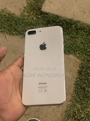 Apple iPhone 8 Plus 64 GB White